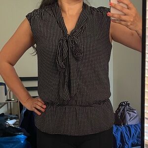 Max Studio black and white polka dot sleeveless blouse sz M